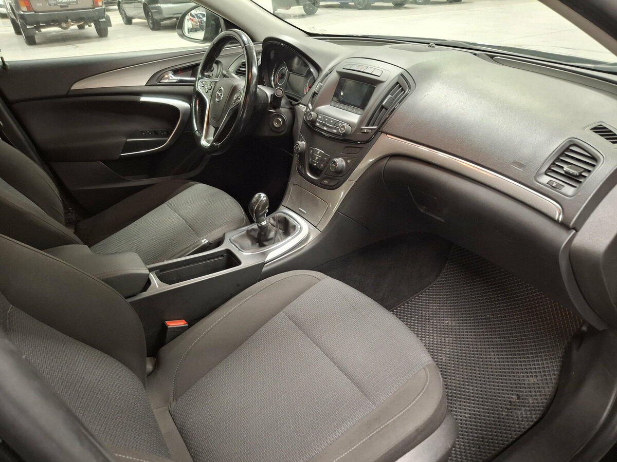 Опель Инсигния б/у, 2013, Механическая. Фото: #10